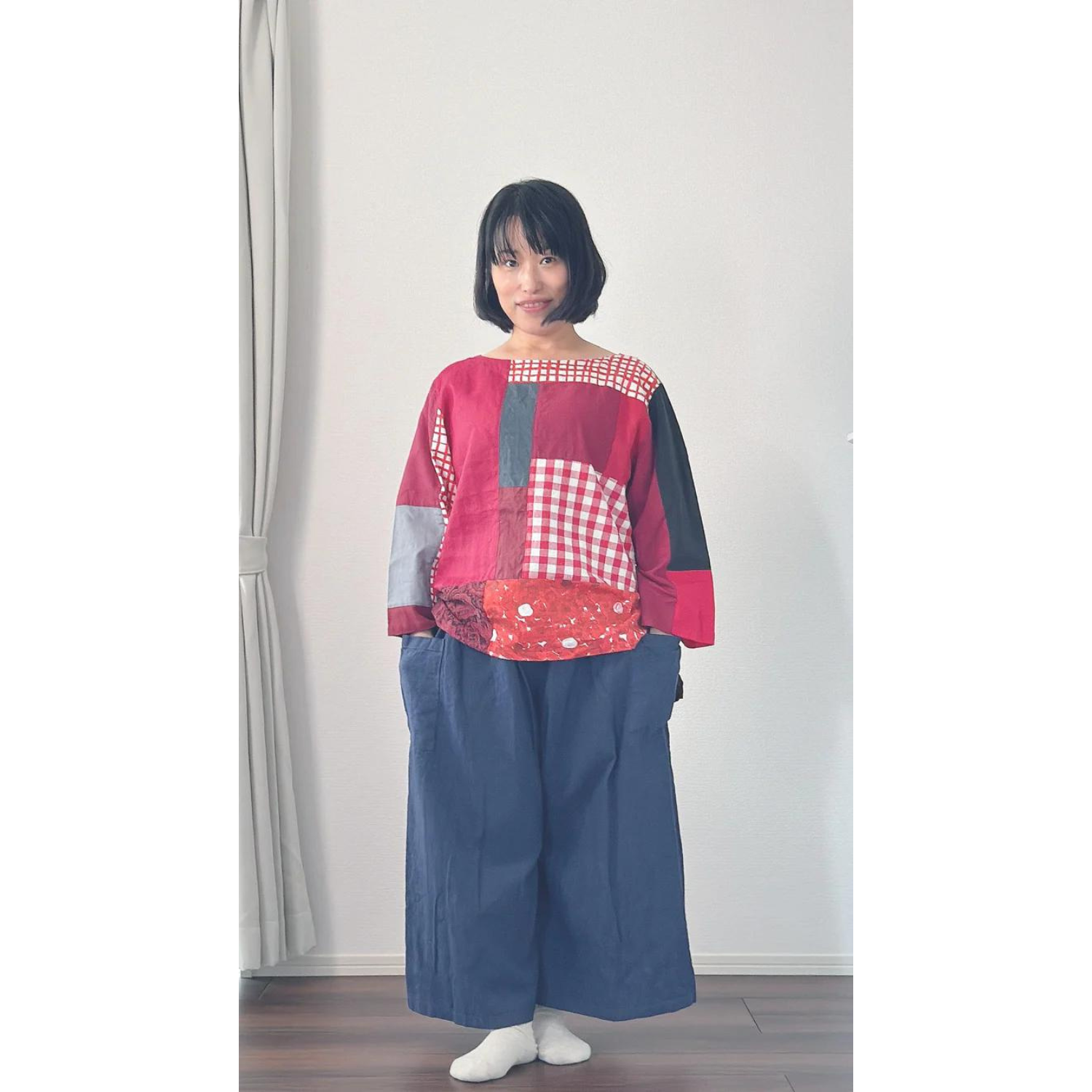 【208】パッチワークボートネックシャツ　赤×チェック［ezu（旧：リップル洋品店）］